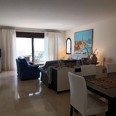 Amplio Apartamento En Portofino Alcaidesa Bagian luar foto