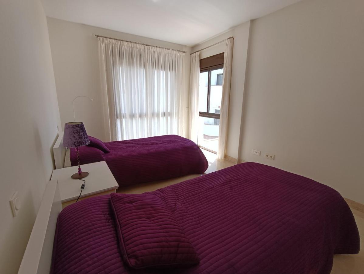 Amplio Apartamento En Portofino Alcaidesa Bagian luar foto
