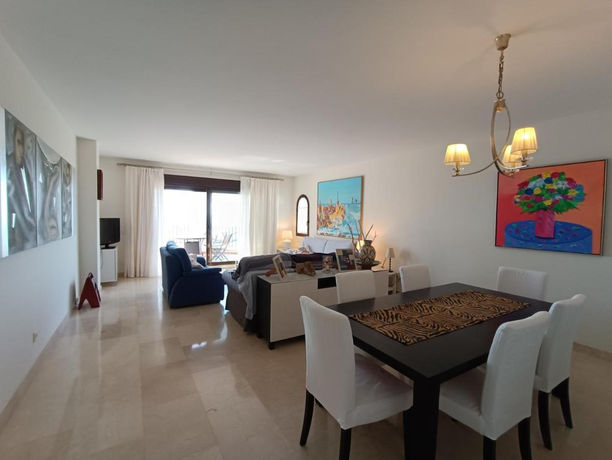 Amplio Apartamento En Portofino Alcaidesa Bagian luar foto