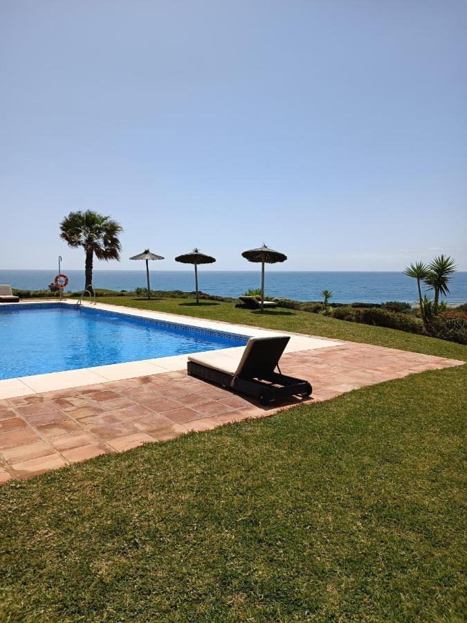 Amplio Apartamento En Portofino Alcaidesa Bagian luar foto
